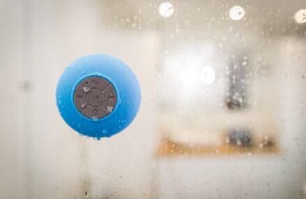 Hydroizolacja łazienki w mieszkaniu: folia w płynie, maty i szczelny prysznic krok po kroku