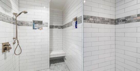 Płytki wielkoformatowe w mieszkaniu: plan, podłoże, cięcie i montaż krok po kroku