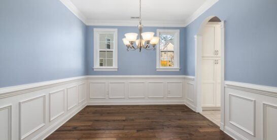 Boazeria angielska z MDF w mieszkaniu: projekt, wymiary, montaż i malowanie krok po kroku