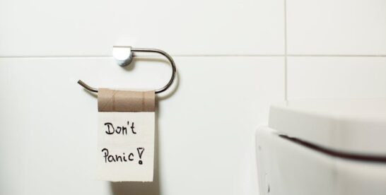 Stelaż podtynkowy WC w mieszkaniu: dobór, akustyka i montaż krok po kroku