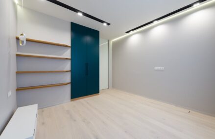 Panele laminowane w mieszkaniu: wybór, podkład i montaż z dylatacjami krok po kroku